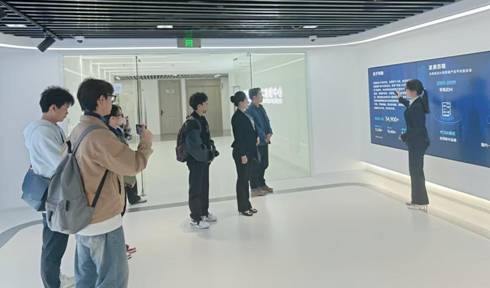 7952600ea614d1b63e9197d1697a329